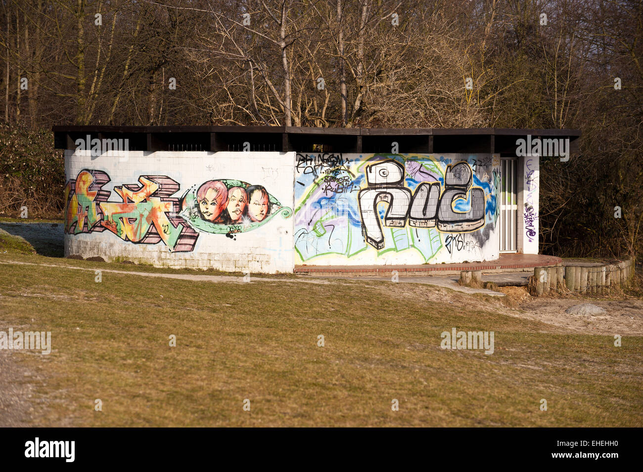 Toilette mit Graffiti - Toilet with graffiti Stock Photo