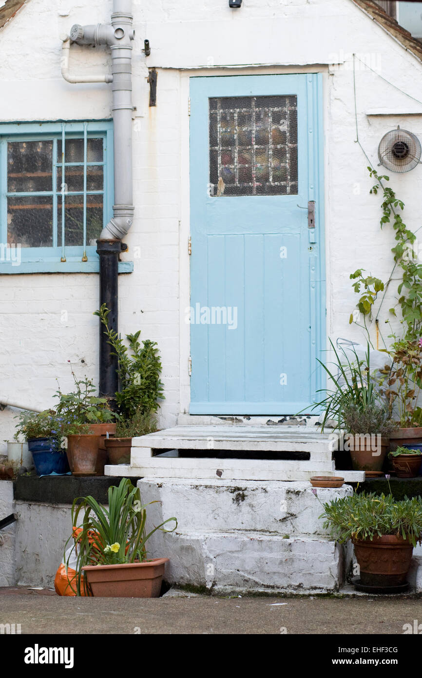 Country Cottage in the village of Kings Sutton England Stock Photo Alamy