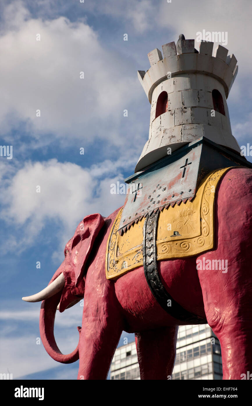 The Elephant and Castle statue at Elephant and Castle, London Stock Photo