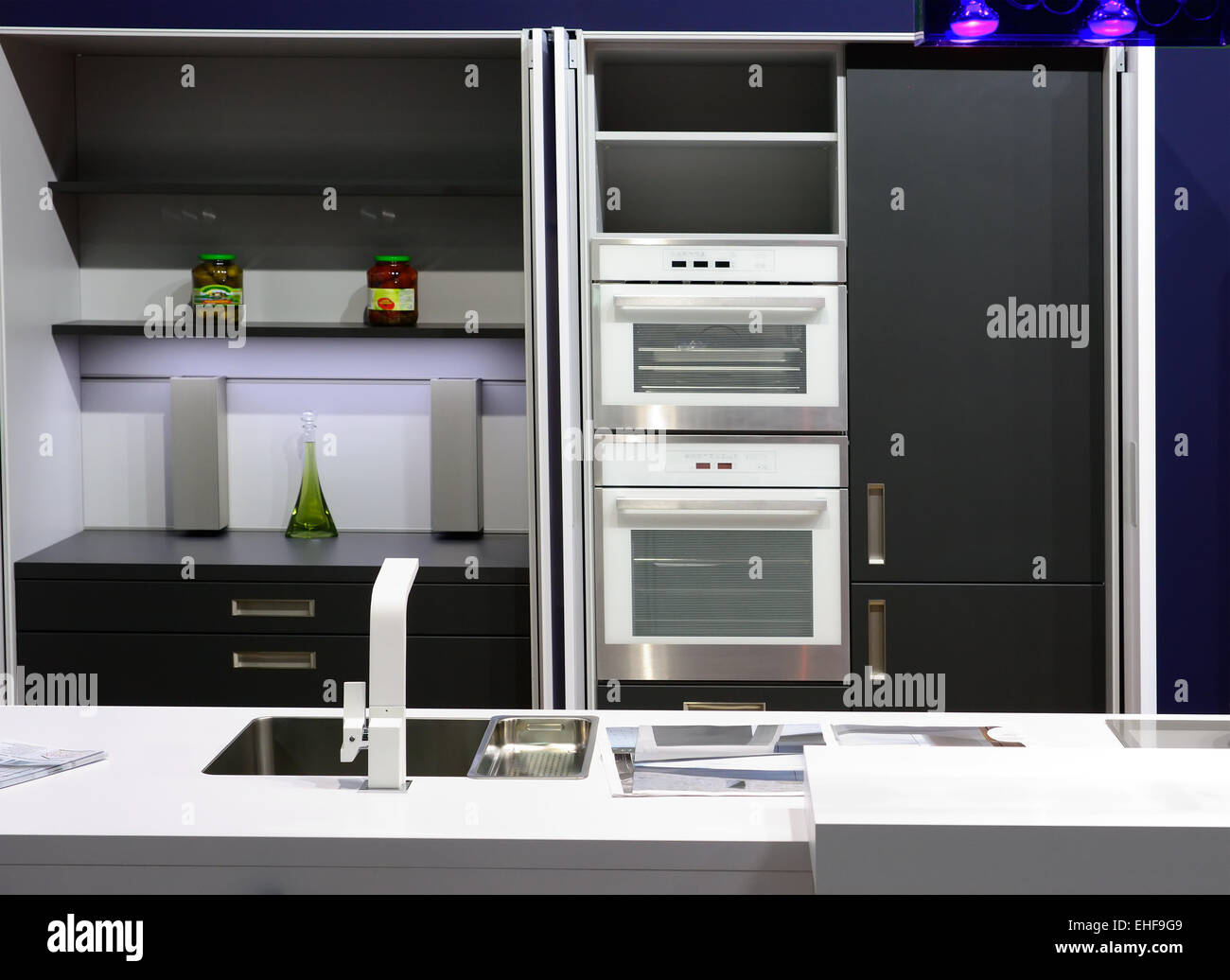 Kitchen interior wall hi-res stock photography and images - Alamy