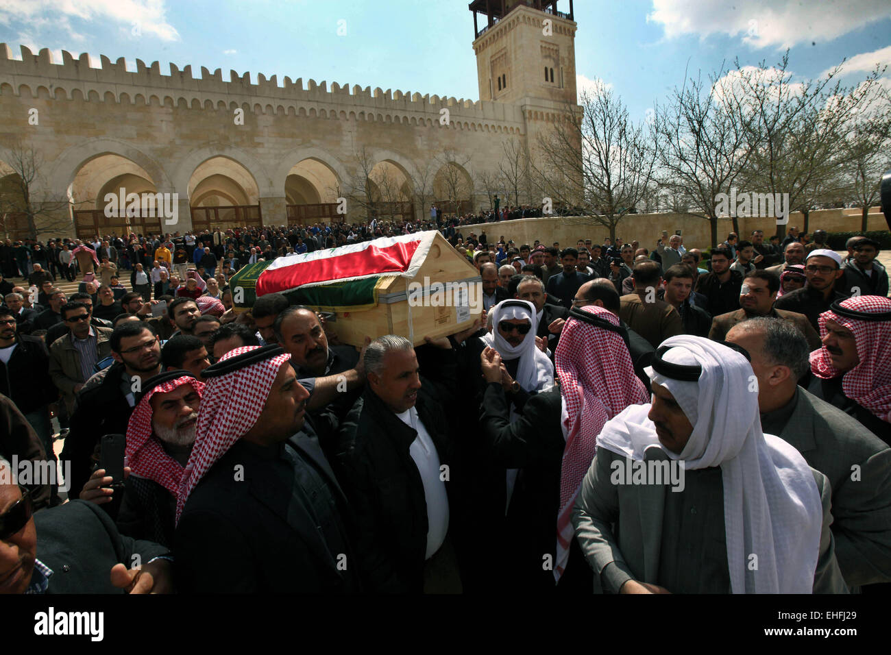 Amman, Jordan. 13th Mar, 2015. Mourners attend the funeral of Iraqi Sunni cleric Harith al-Dari, the late chief of the Association of Muslim Scholars in Iraq, on March 13, 2015 in Amman, capital of Jordan. Credit:  Mohammad Abu Ghosh/Xinhua/Alamy Live News Stock Photo