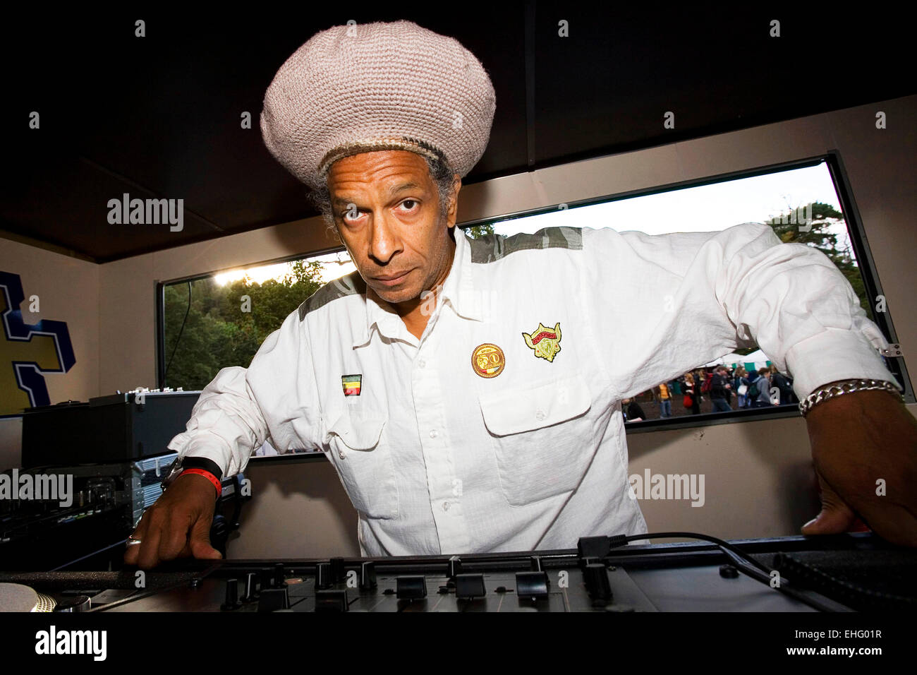 Invisible players hi-res stock photography and images - Alamy