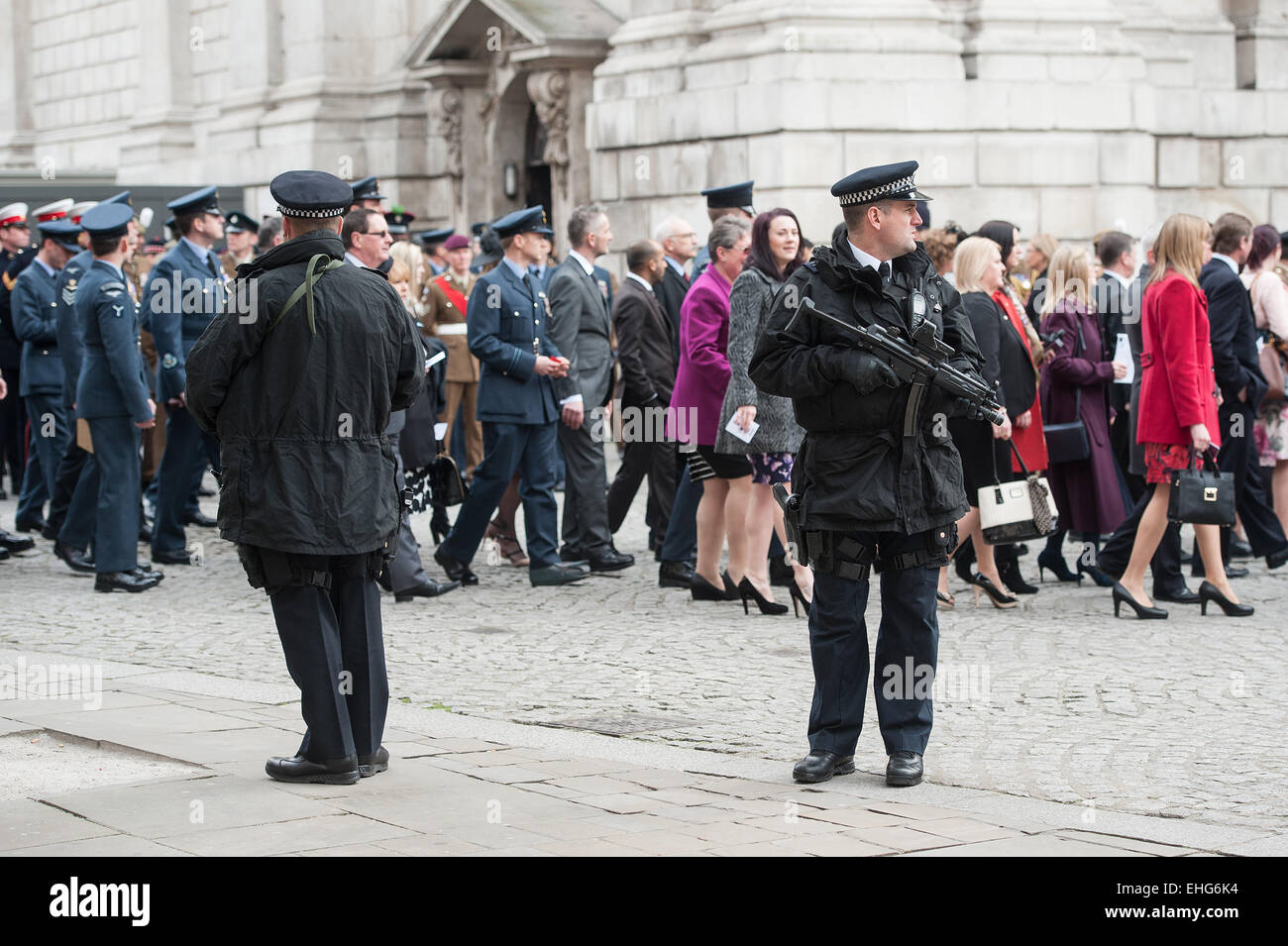Armed police officers stand hi-res stock photography and images - Alamy