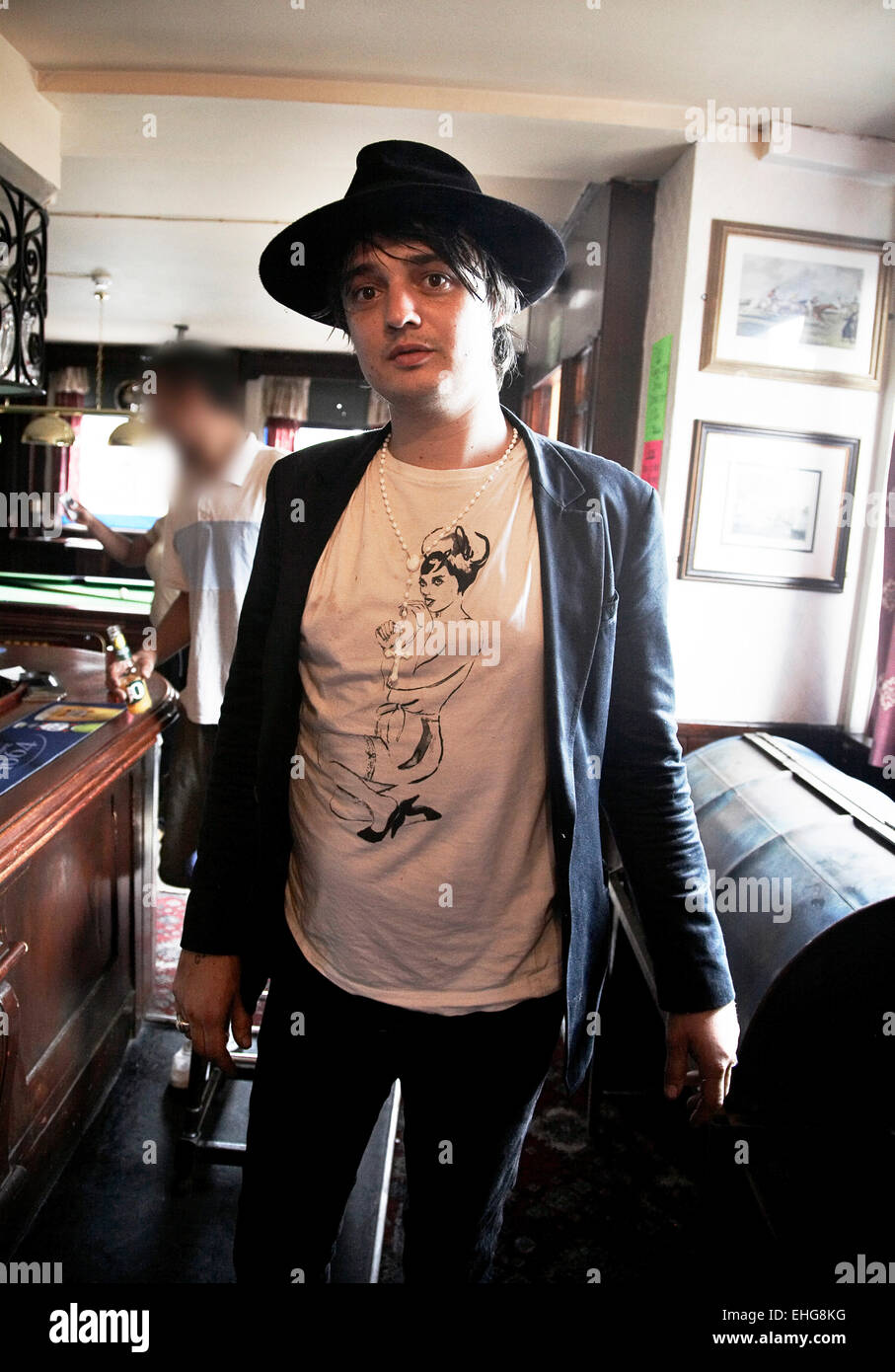 Pete Doherty at pub in East London 16th June 2009. Stock Photo