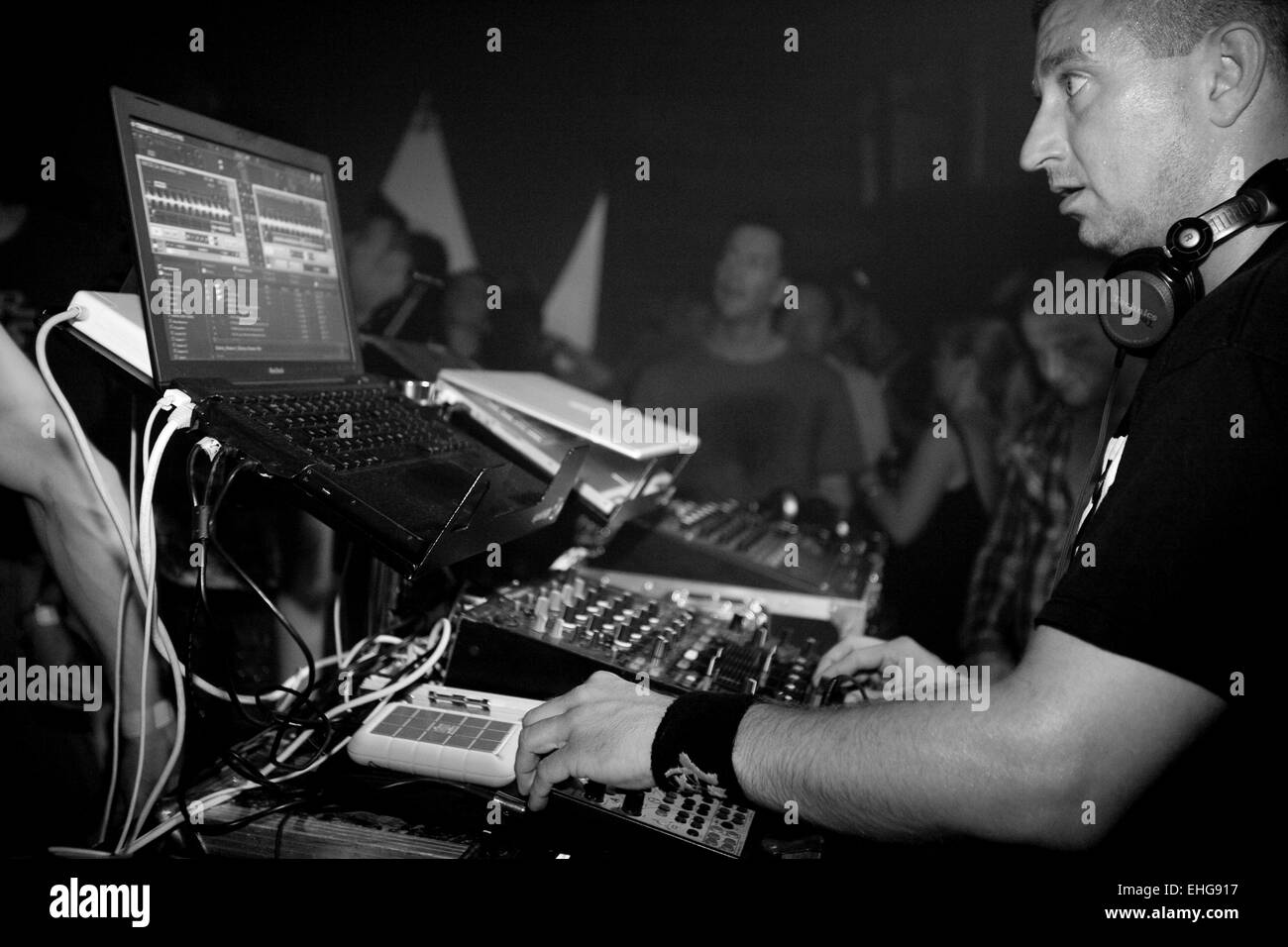 Matthew Bushwacka B DJing at Shake It in a warehouse in London SE1 on July 4th 2009. Stock Photo