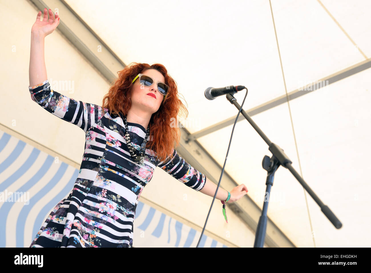 Red Tips Singer Band singer dance hi-res stock photography and images - Alamy