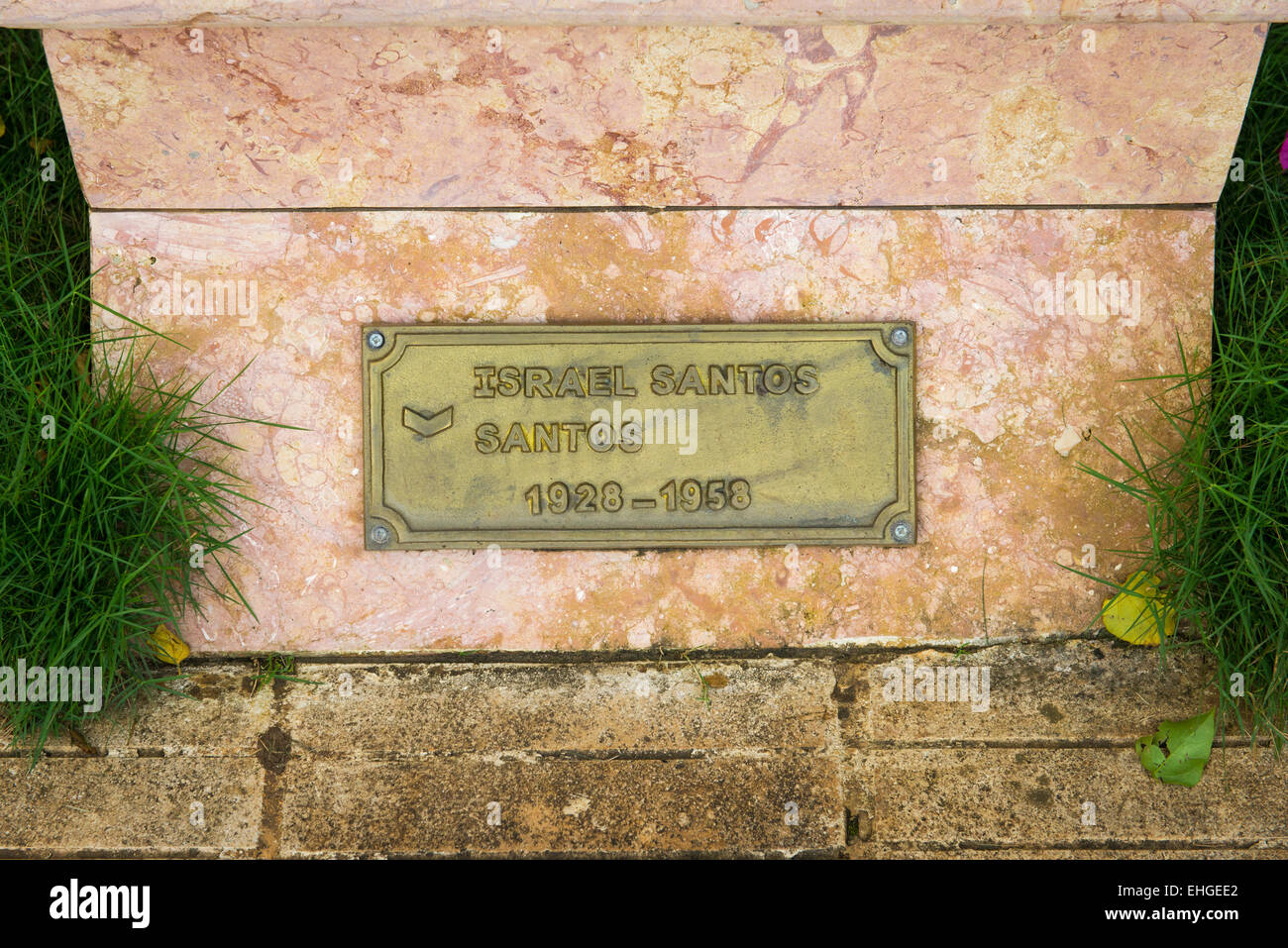 Cuba Ernesto Monument Dedicated To Che Guevara Battle Of Santa Clara Revolutionary Cemetery Israel Santos Santos 1928 58 Stock Photo Alamy
