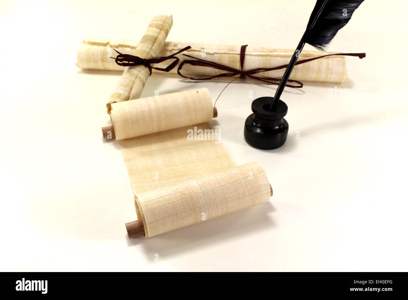 Inkpot and quill hi-res stock photography and images - Alamy