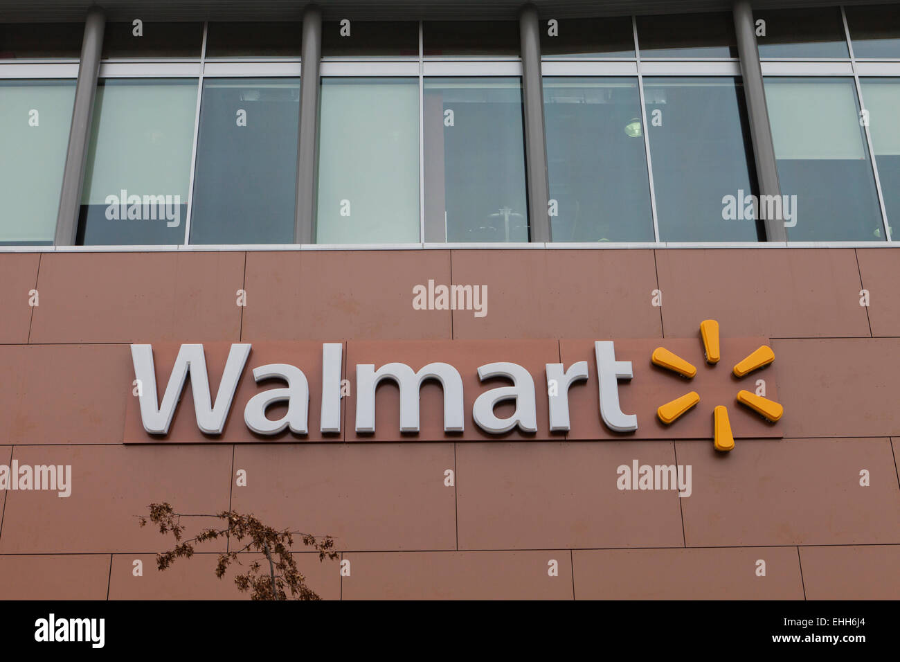 Walmart store sign USA Stock Photo Alamy
