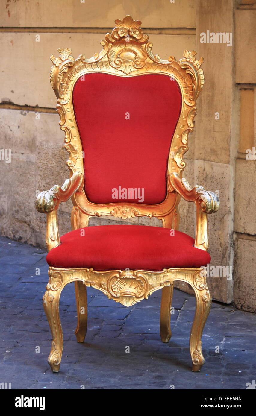 Velvet throne hi-res stock photography and images - Alamy