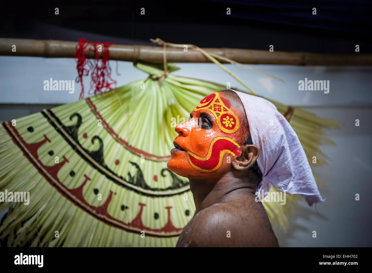 Theyyam makeup hires stock photography and images Alamy