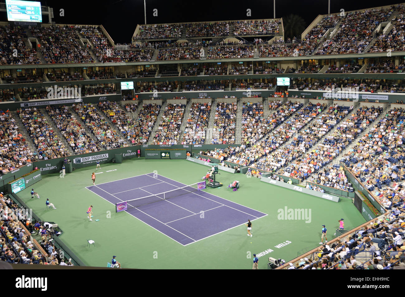 Sold out tennis stadium hi-res stock photography and images