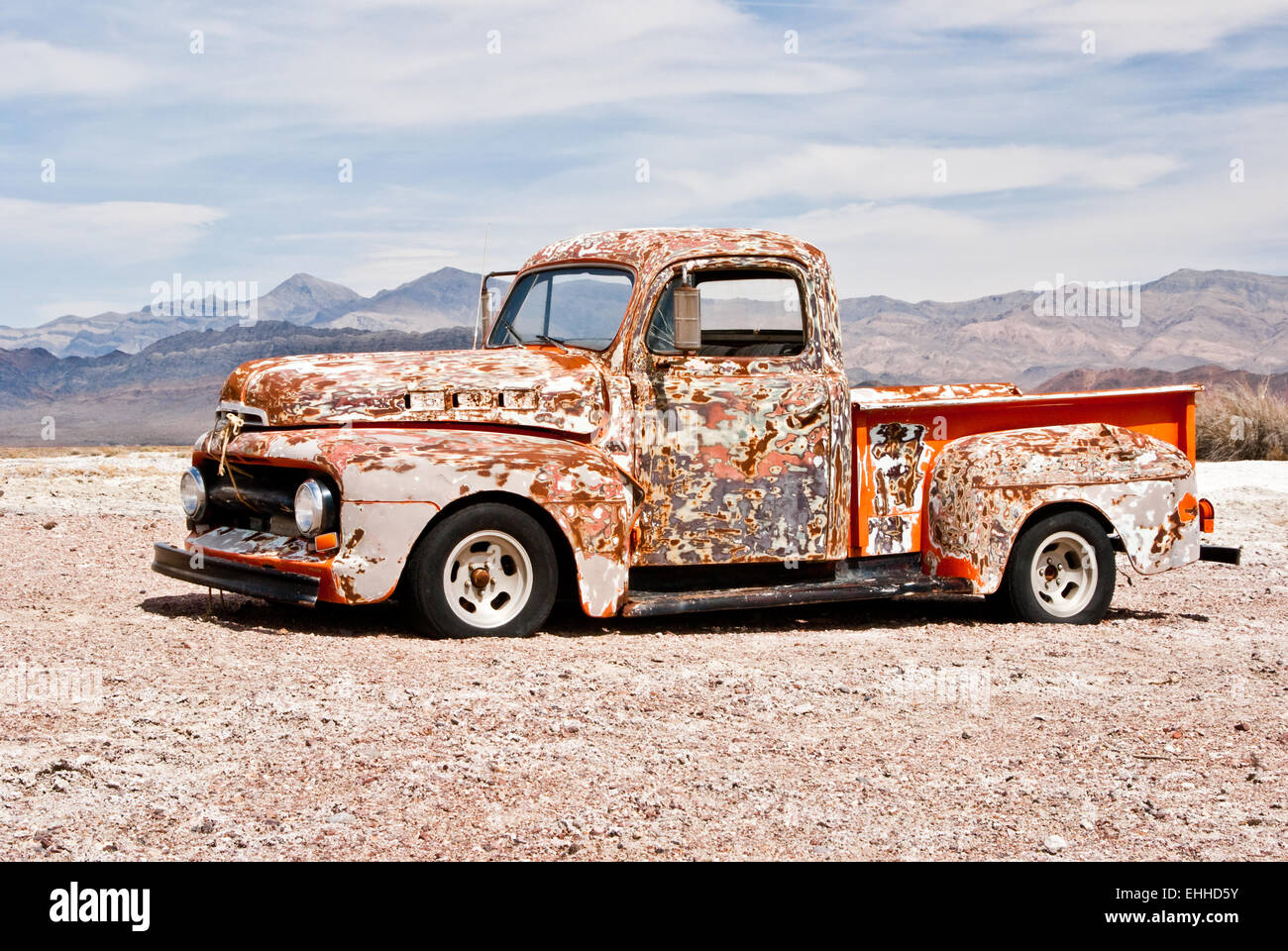 Vintage truck hi-res stock photography and images - Alamy