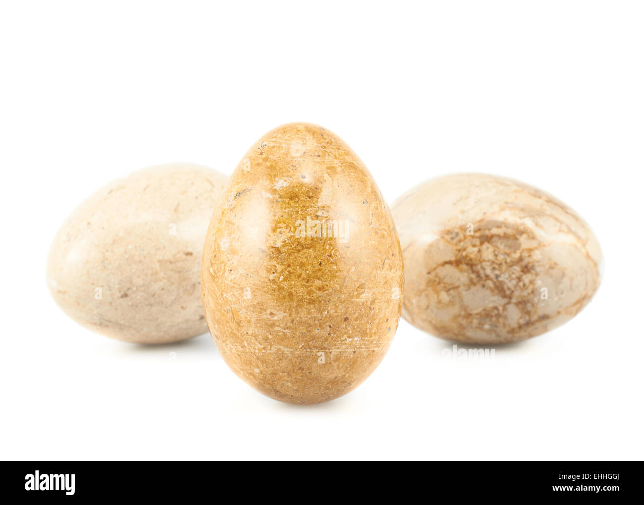 3 яйцо что делать. Большие каменные яйца. Белый камушек на яйце. Белый камень яйцо.