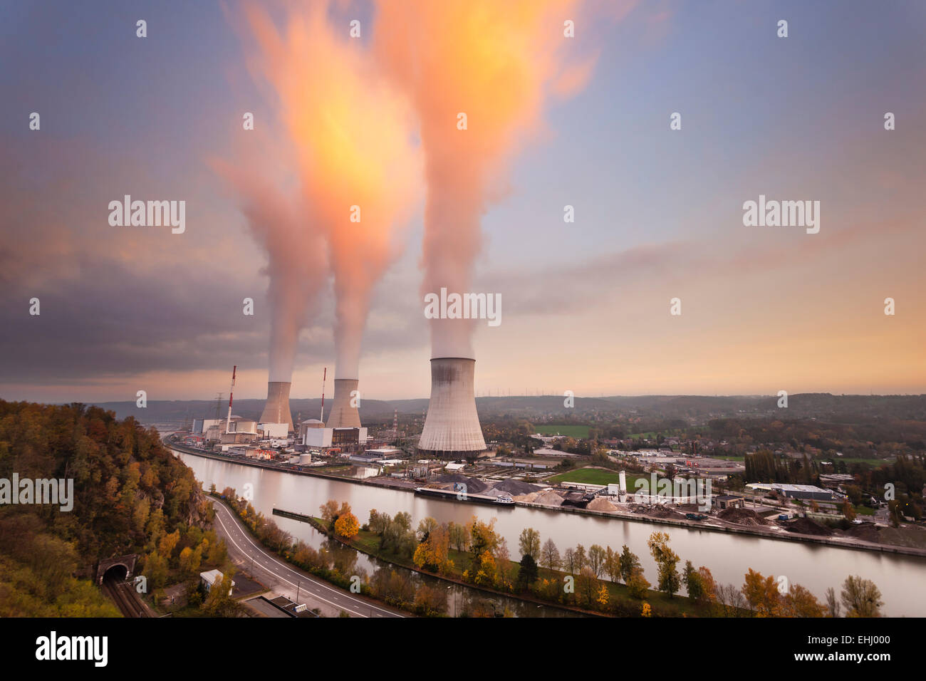 Power station cloud hi-res stock photography and images - Alamy