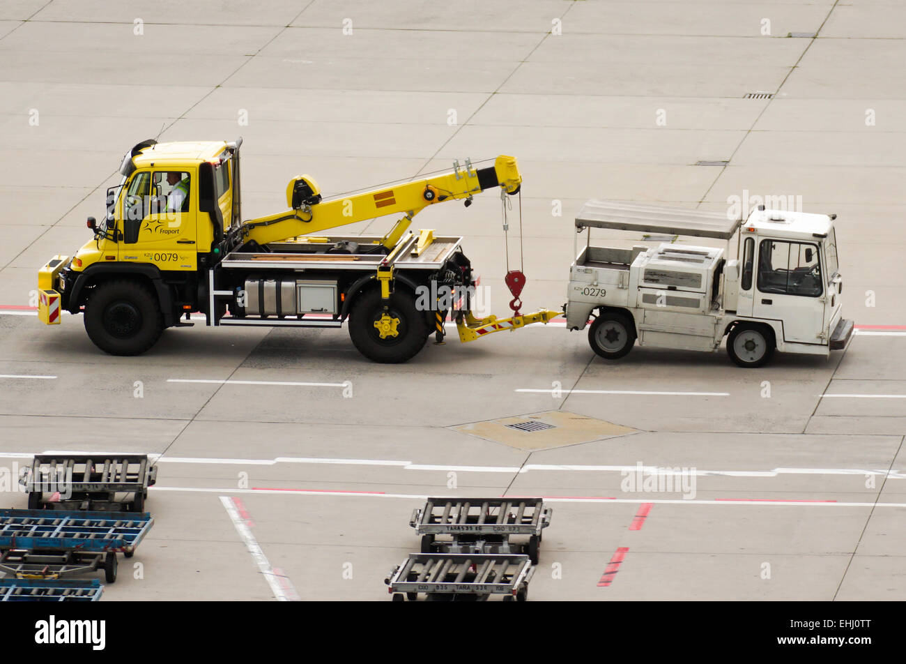 Apron ramp hi-res stock photography and images - Alamy