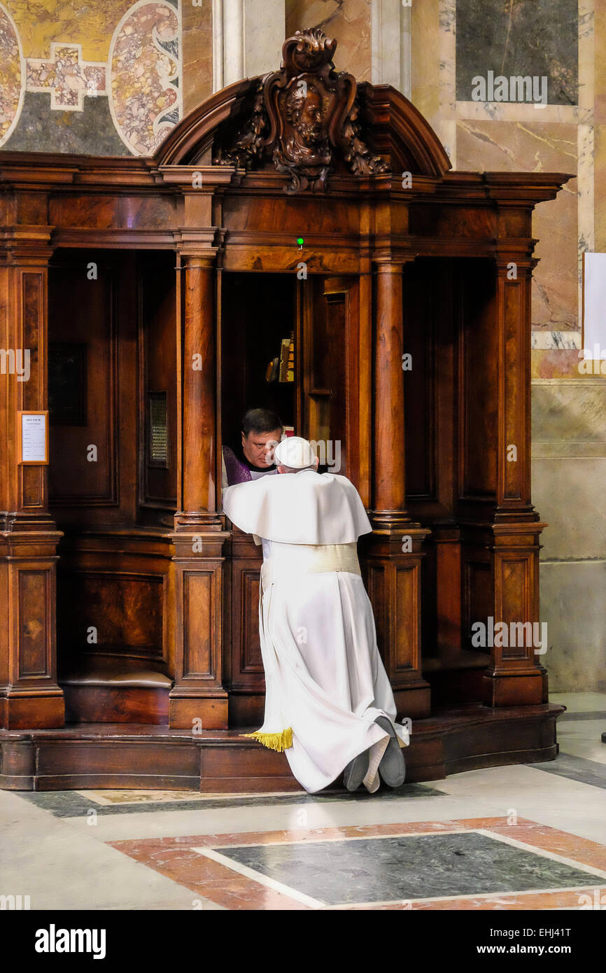 Vatican City St Peter's Basilica 13th March 2015. Celebration of Penance, and announcement Holy Year 2015-2016 -Pope francis confession Credit:  Realy Easy Star/Alamy Live News Stock Photo