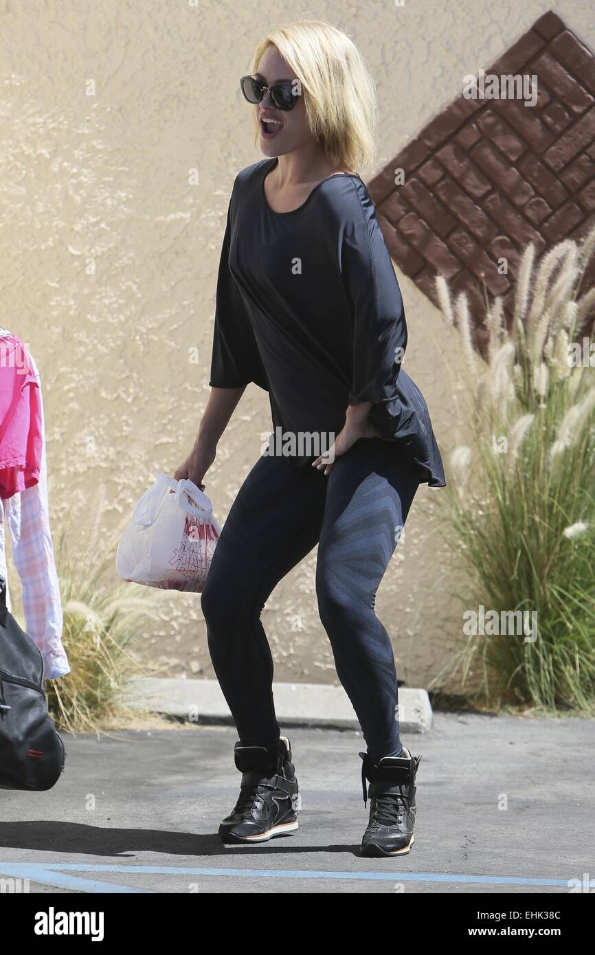 Peta Murgatroyd seen arriving at a dance studio, where she performs a
