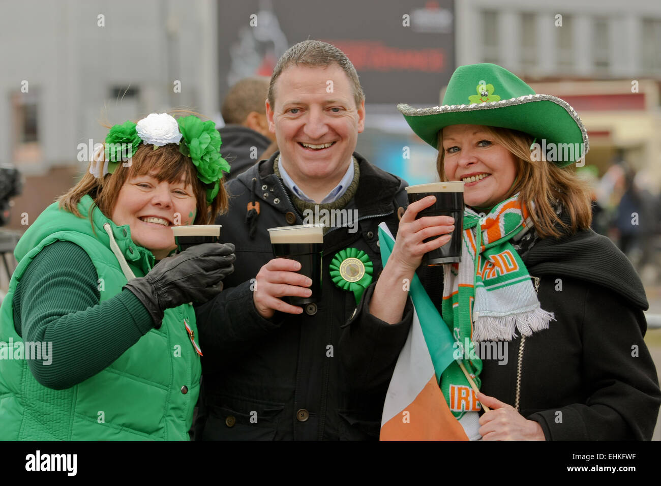 Drinking guinness st patricks day hi-res stock photography and images -  Alamy