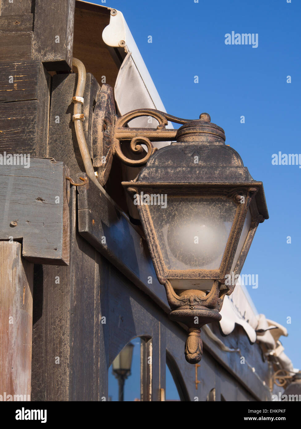 Old Fashioned Street Lamp High Resolution Stock Photography and Images ...