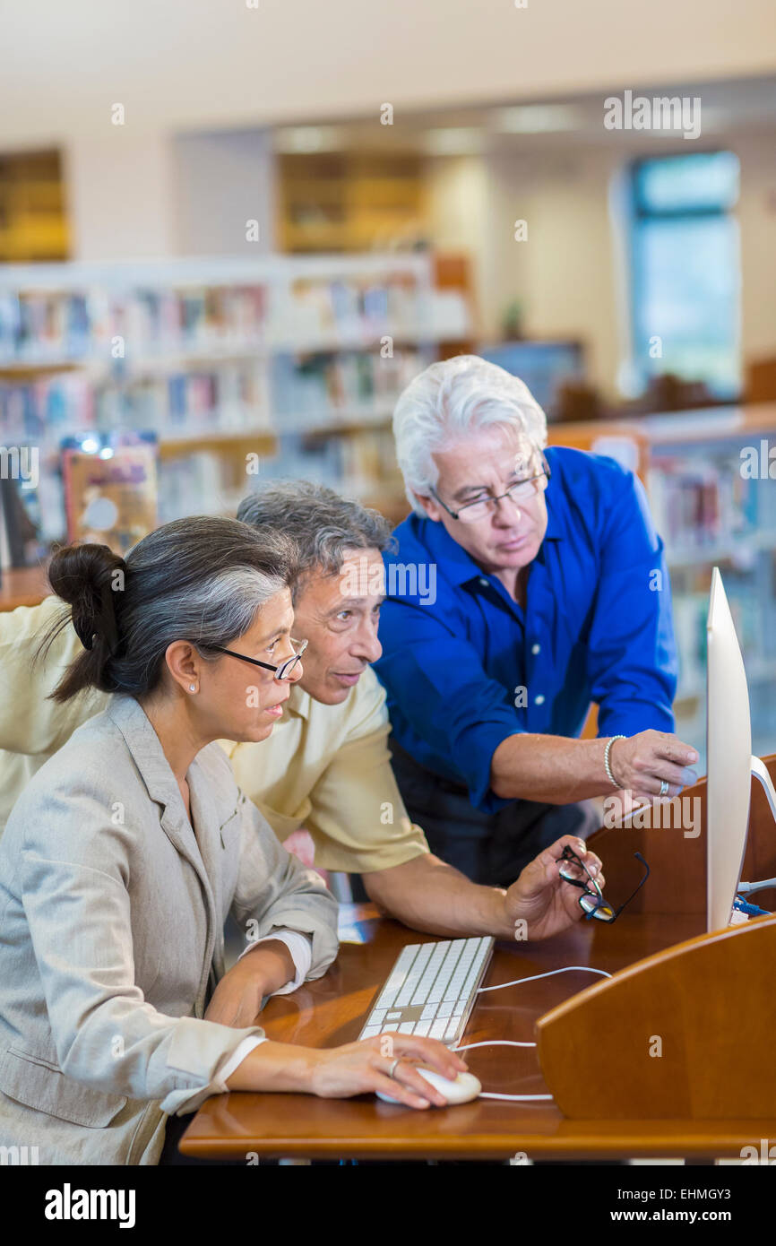 Adult students hi-res stock photography and images - Alamy