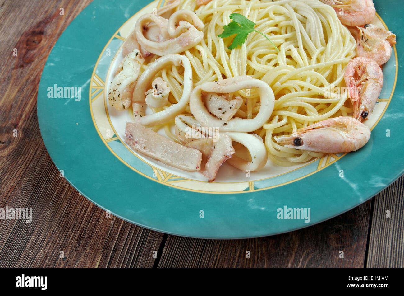 spaghetti ai frutti di mare