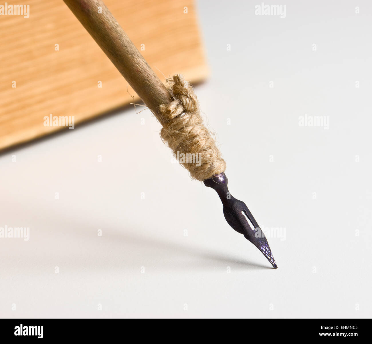 old ink pen Stock Photo - Alamy
