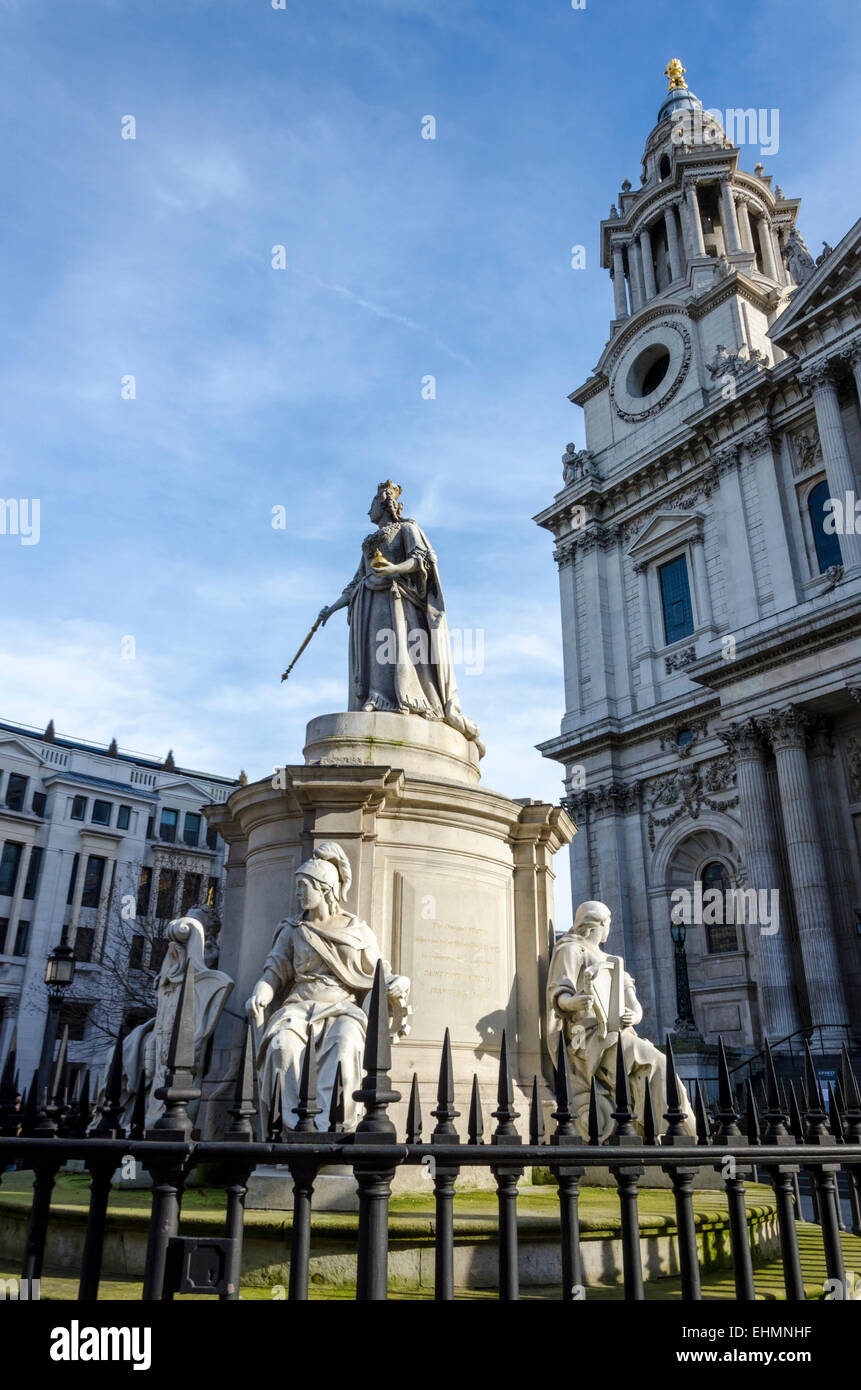 Statue Outside St Pauls Cathedral High Resolution Stock Photography and