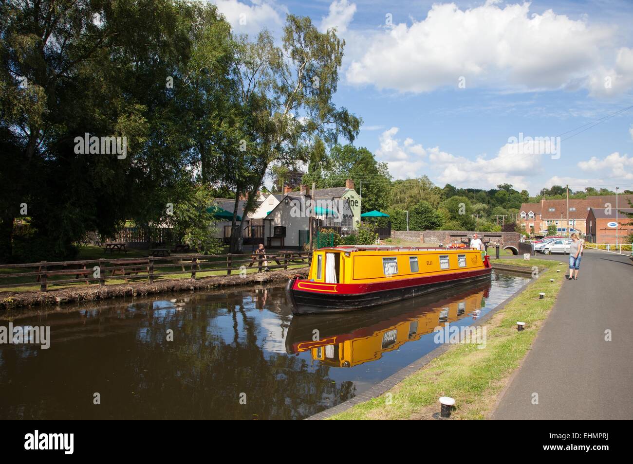 The staffs and worcester canal at the vine pub hires stock photography