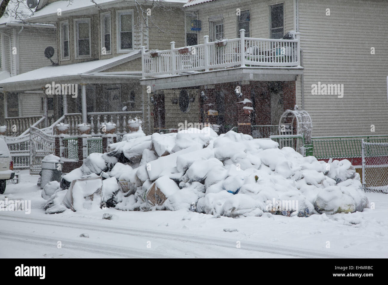Garbage bags usa street hires stock photography and images Alamy
