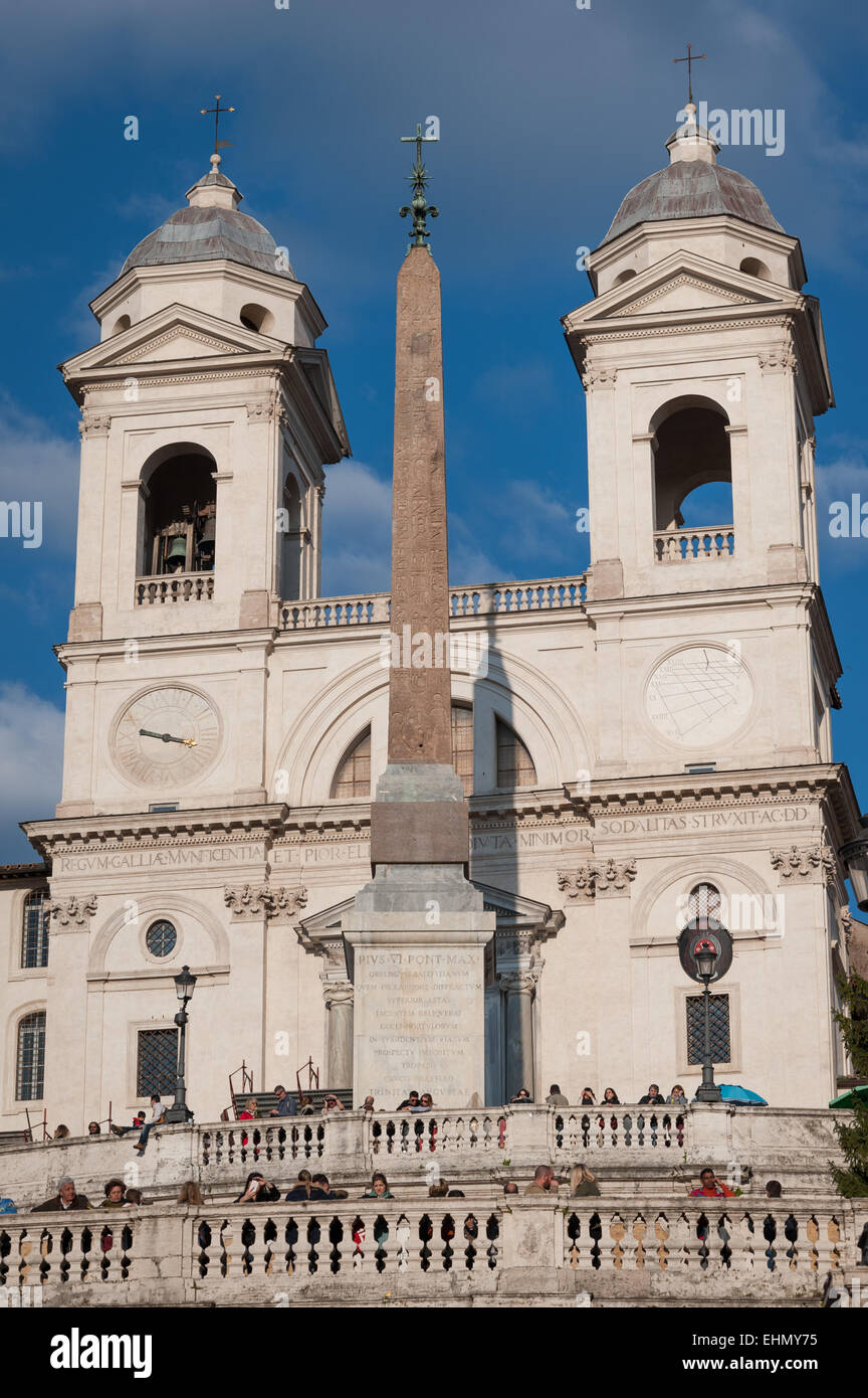 The Trinità dei Monti, Piazza di Spagna, Rome, Lazio, Italy. Stock Photo