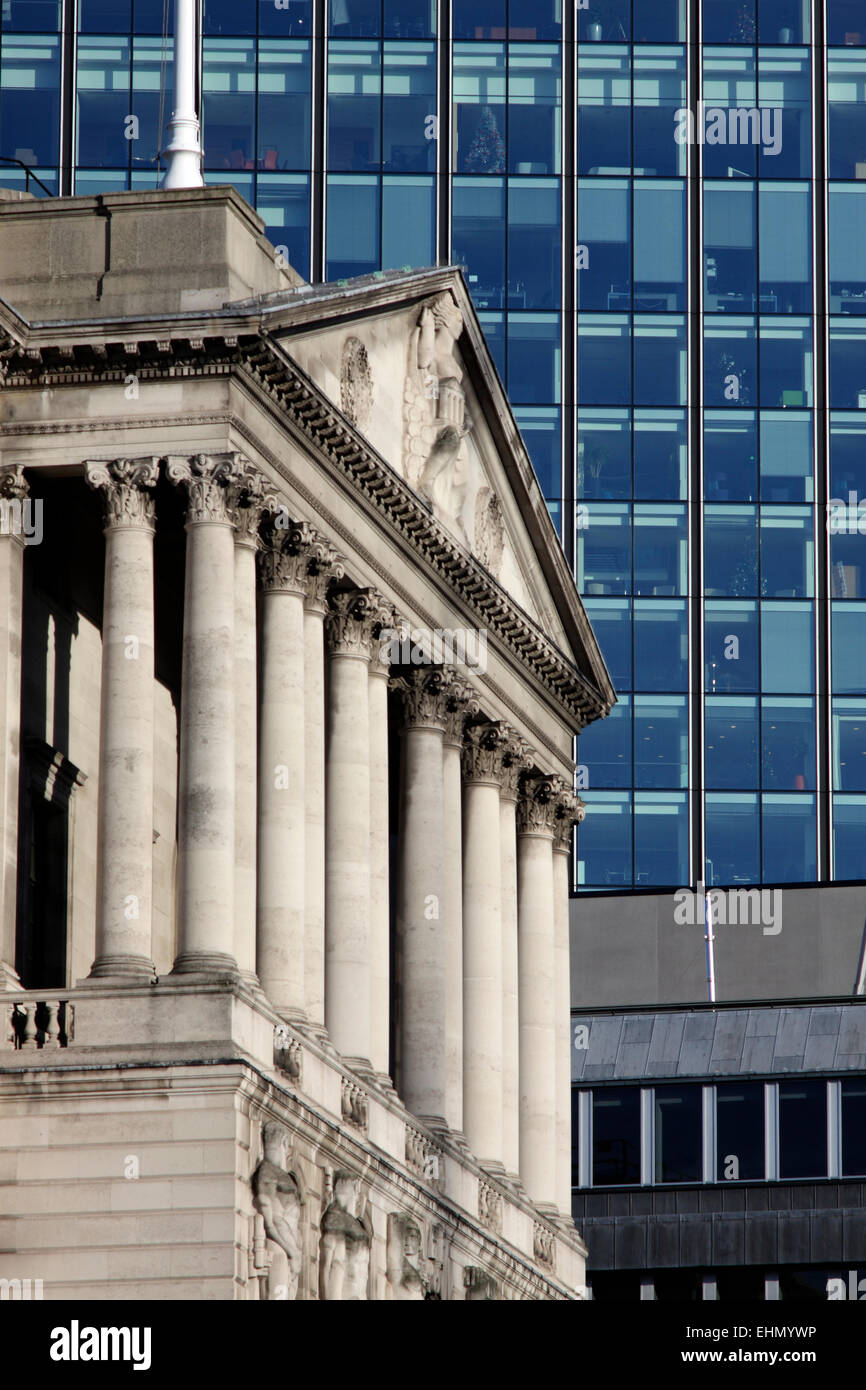 Bank of england columns hi-res stock photography and images - Alamy