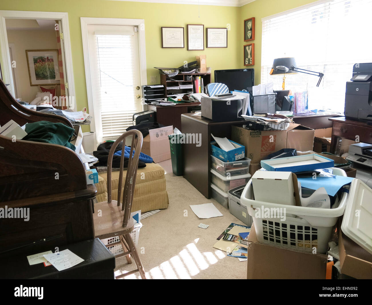 Hoarders' Messy Office, USA Stock Photo - Alamy