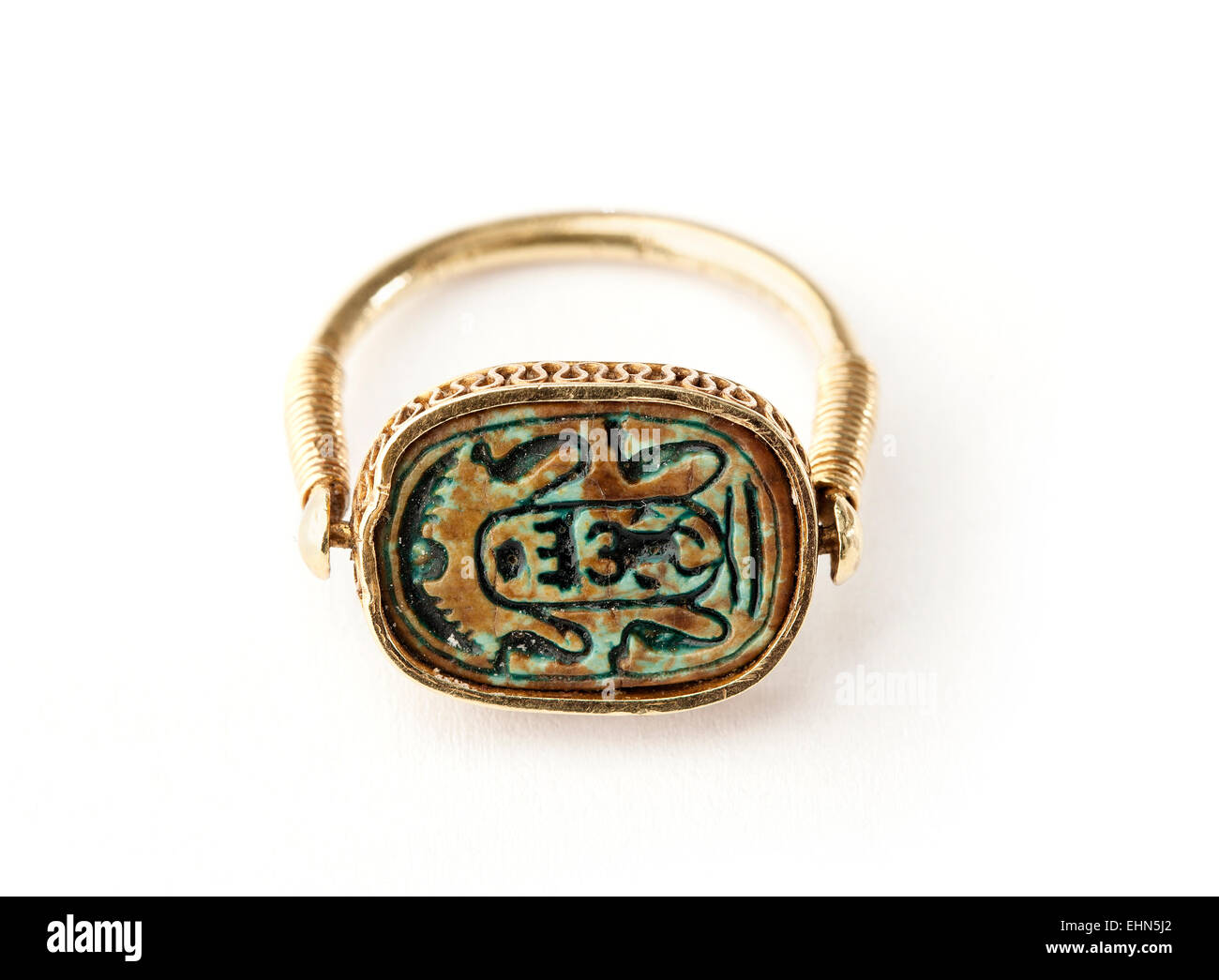 Ancient egyptian jewelry hi-res stock photography and images