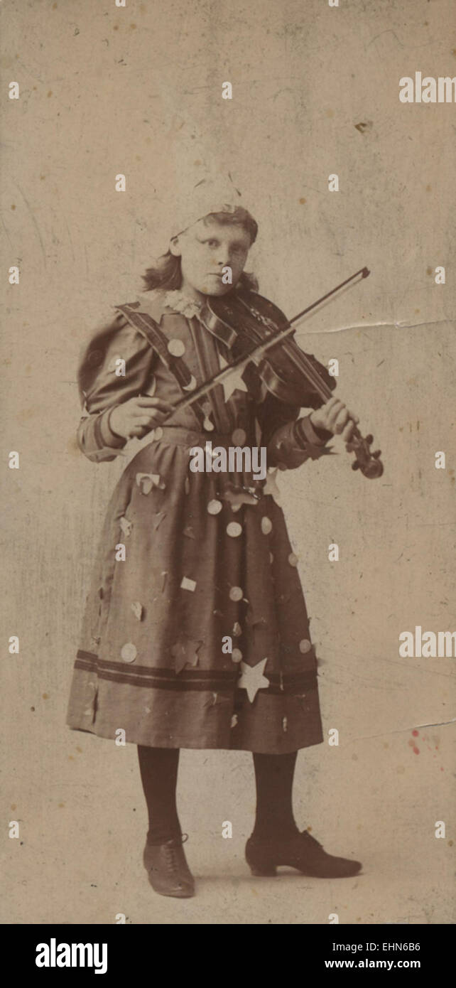 Portrait of girl with violin, date unknown Stock Photo - Alamy