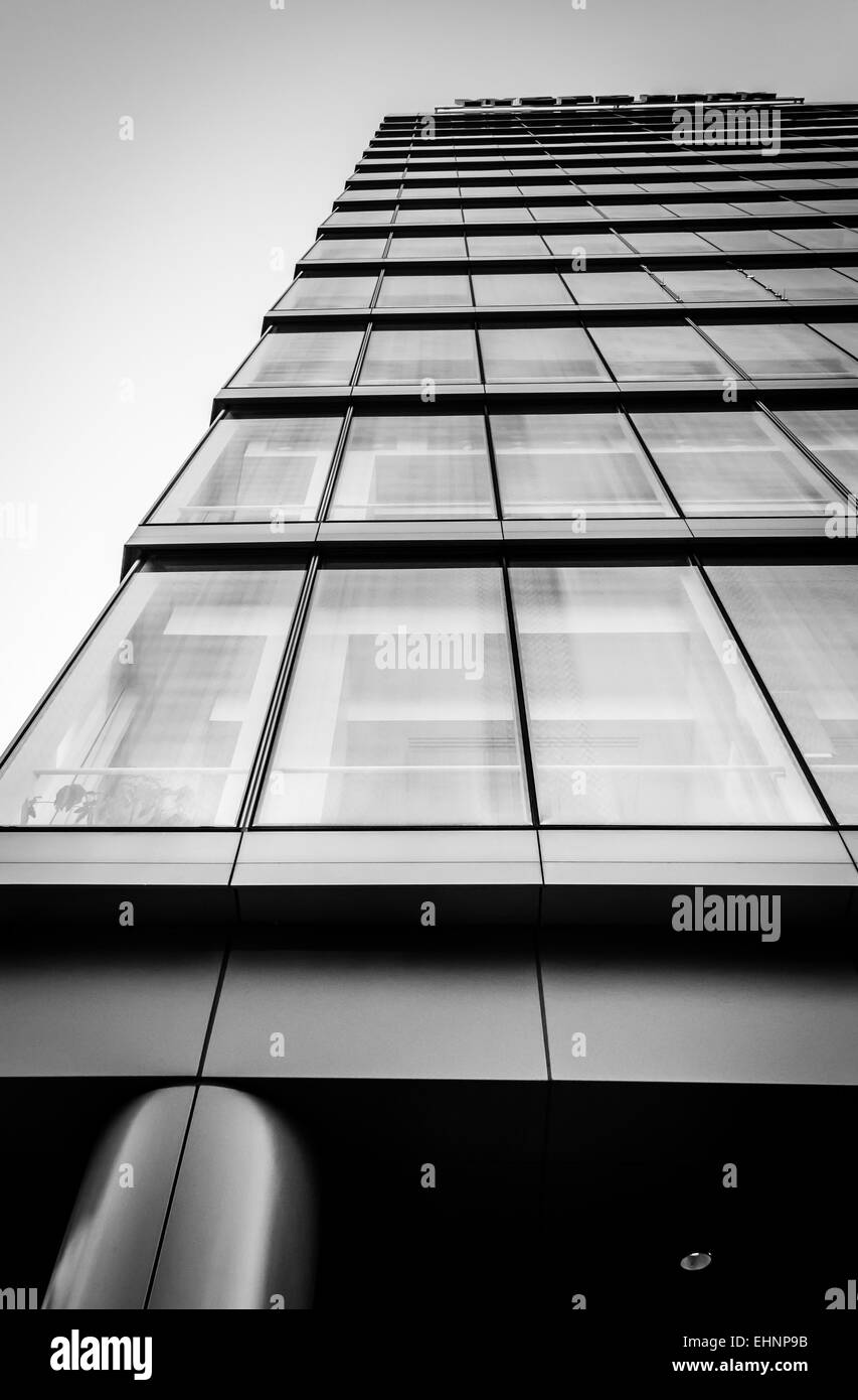 Looking up at the WSFS Bank building in downtown Wilmington, Delaware ...