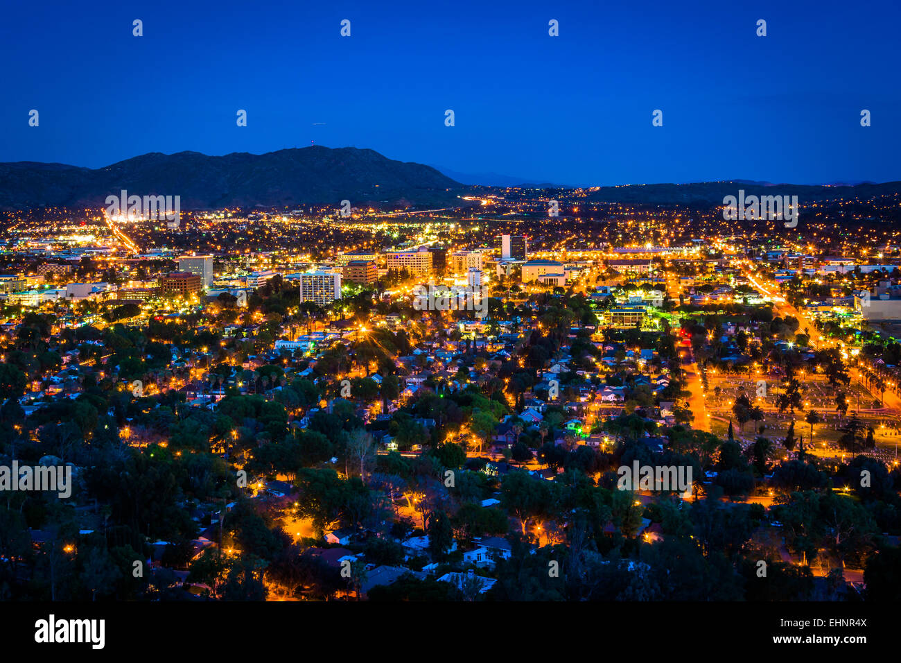 Night view of the city of Riverside, from Mount Rubidoux Park, in