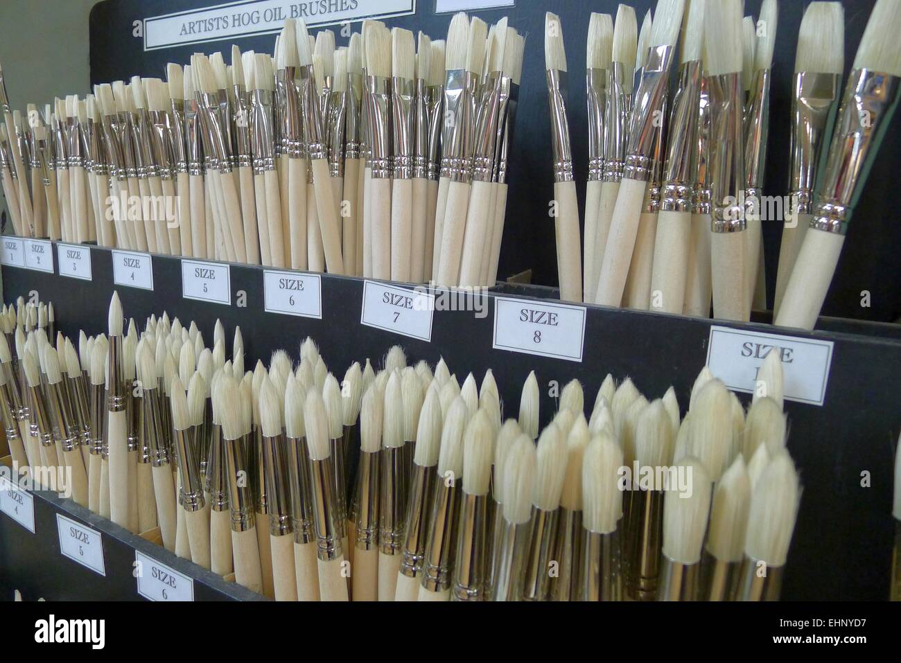 Artists painting brushes hi-res stock photography and images - Alamy