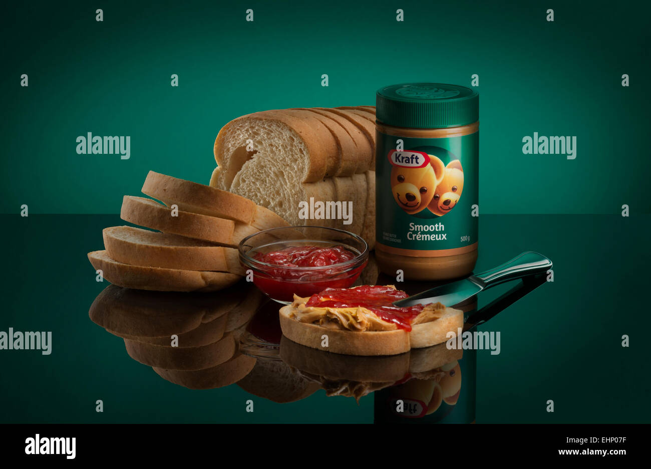https://c8.alamy.com/comp/EHP07F/a-kraft-peanut-butter-and-jelly-or-jam-sandwich-is-seen-in-studio-EHP07F.jpg