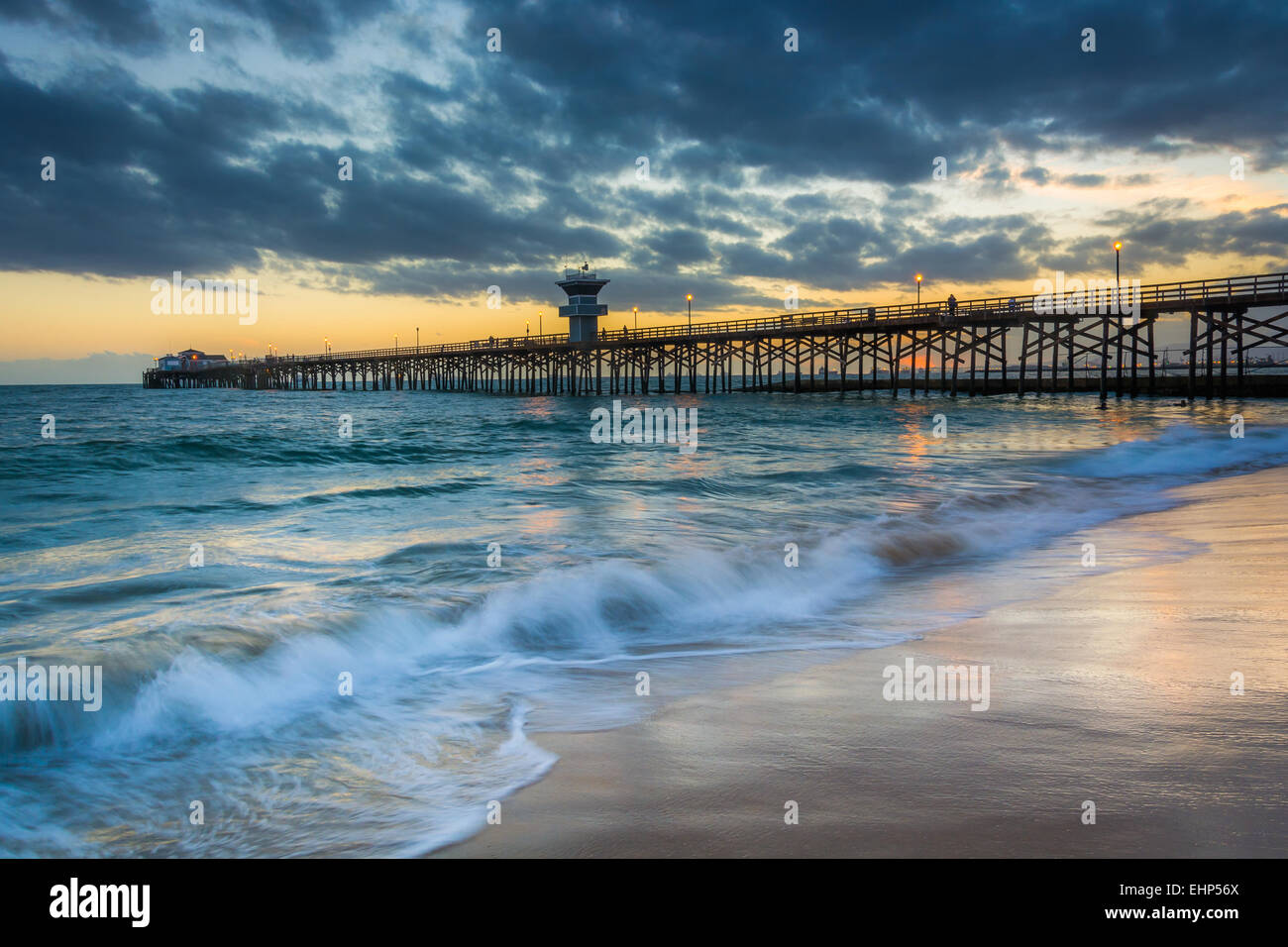 Waves in the Pacific Ocean and the pier at sunset, in Seal Beach, California Stock Photo Alamy