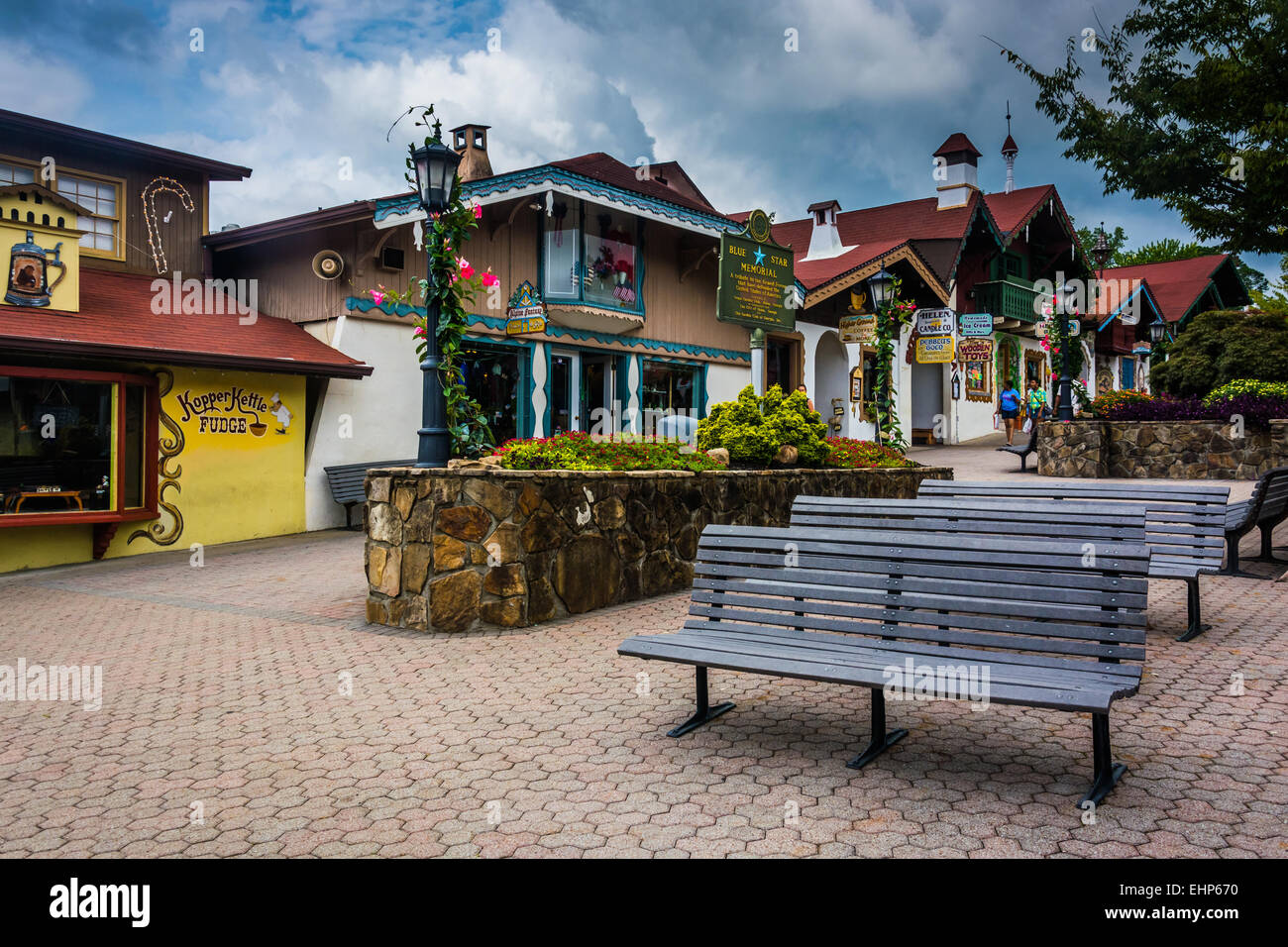 Benches and shops in Helen, Stock Photo Alamy