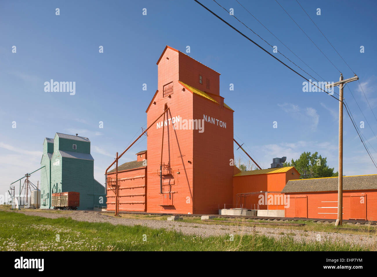 WOOD FRAMED GRAIN ELEVATORS NANTON ALBERTA CANADA Stock Photo Alamy