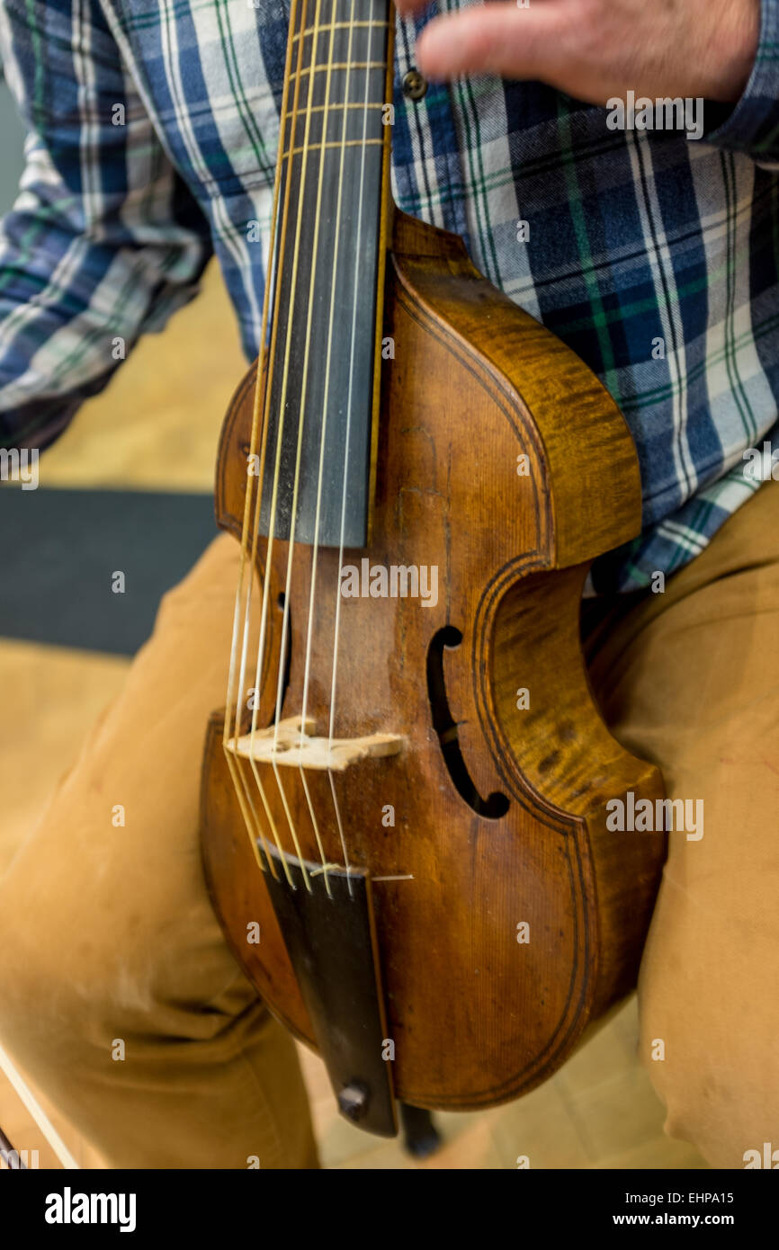 Viol instrument hires stock photography and images Alamy