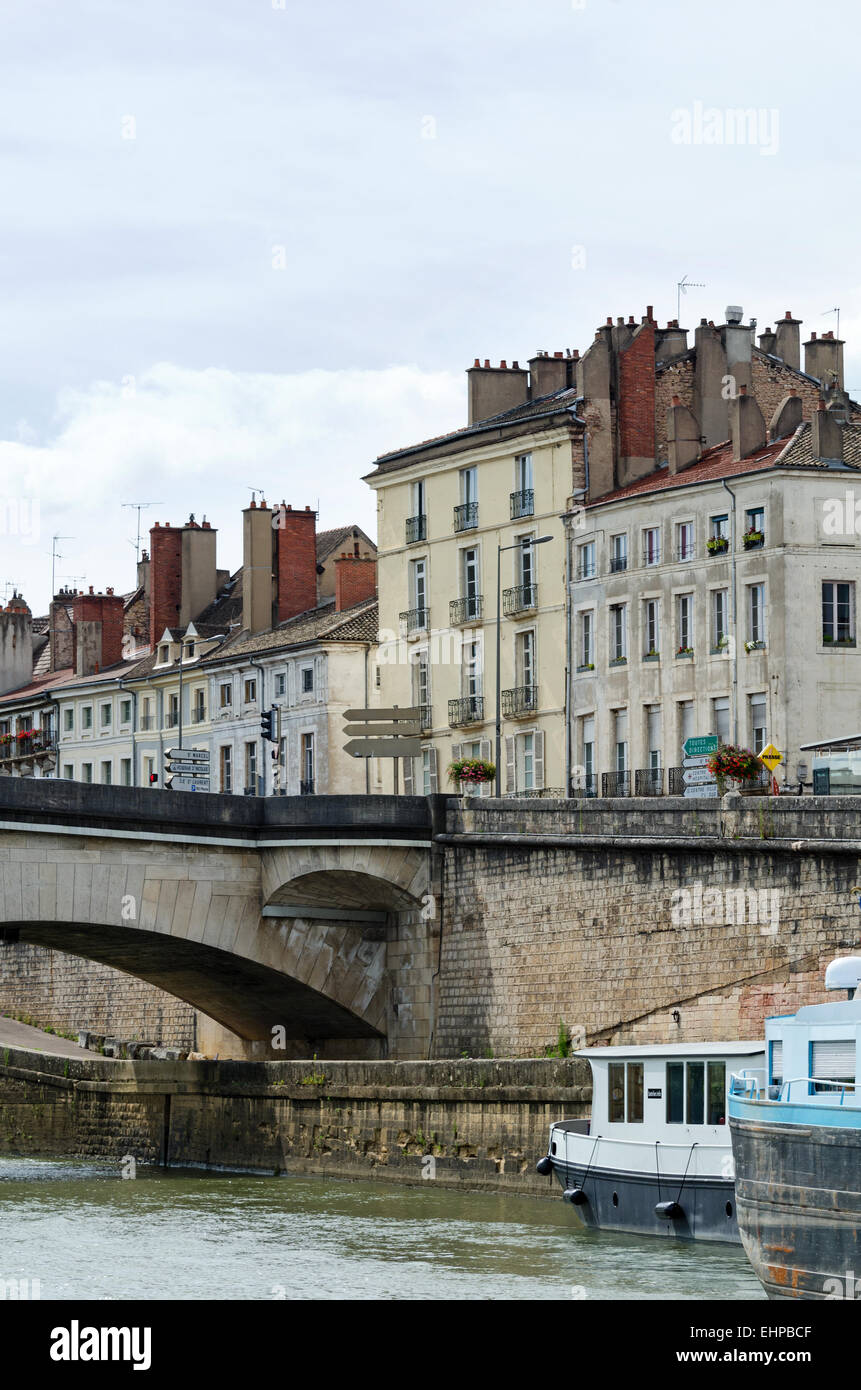 Canal boats tied up at the Pont Saint Laurent, Chalon-sur-Saône, Burgundy. France. Stock Photo