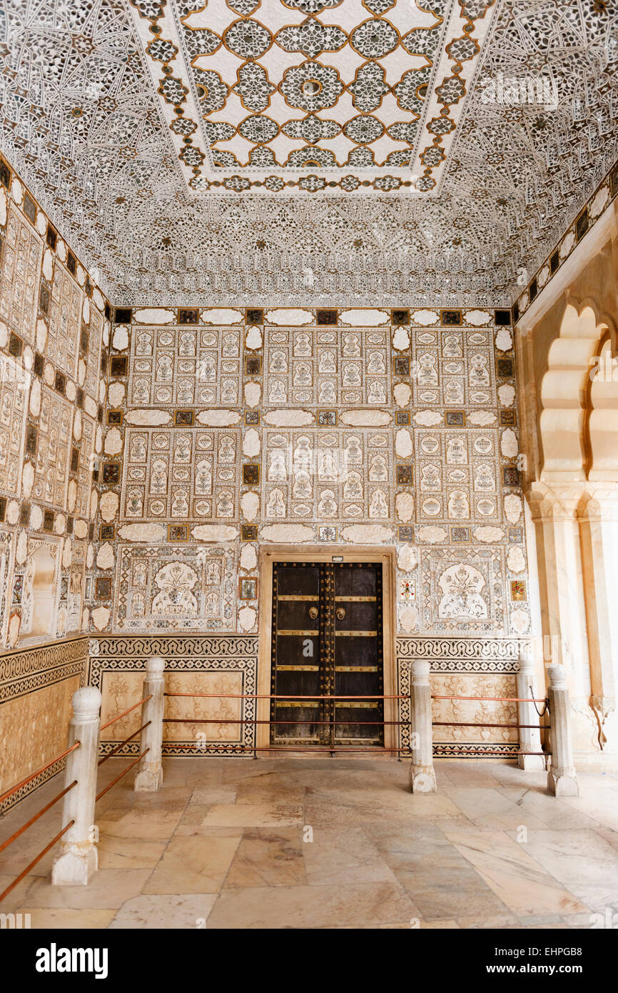 Amer palace fort interior hi-res stock photography and images - Alamy
