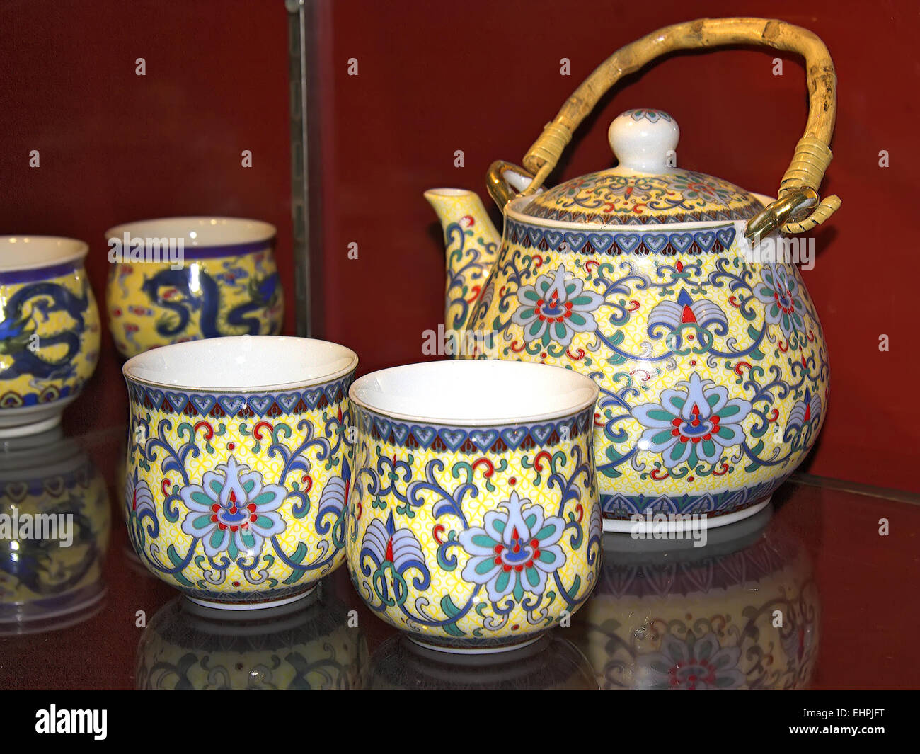 Chinese Teapot and CUps Stock Photo Alamy