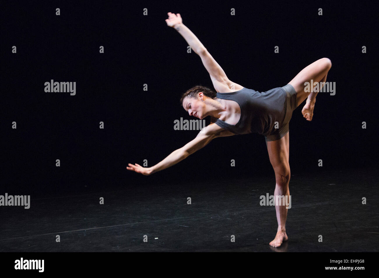 © Licensed to London News Pictures. 10/03/2015. London, England. Laurel Dalley-Smith performing. The Yorke Dance Project presents 'Lingua Franca', the first new work in a decade from choreographer Robert Cohan CBE, on 10 March 2015 at the Lilian Baylis Studio and as part of Robert Cohan's 90th birthday at The Place on 27 March. Lingua Franca is part of the company's spring programme 'Figure Ground 2015'. Dancers: Jonathan Goddard, Phil Sanger, Laurel Dalley-Smith and Yolande Yorke-Edgell. Stock Photo
