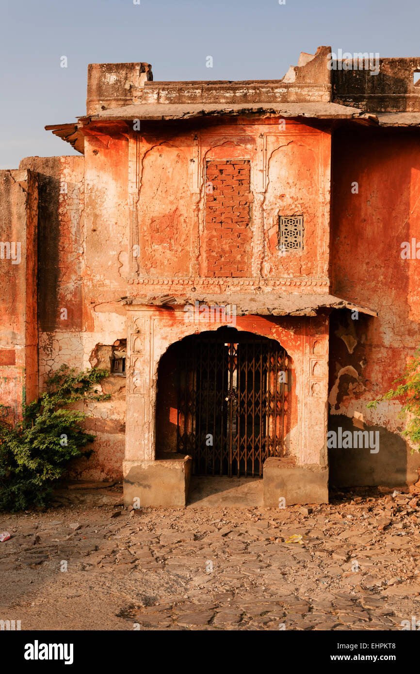 Old dilapidated building along the road to Surya Mandir (Temple Of The