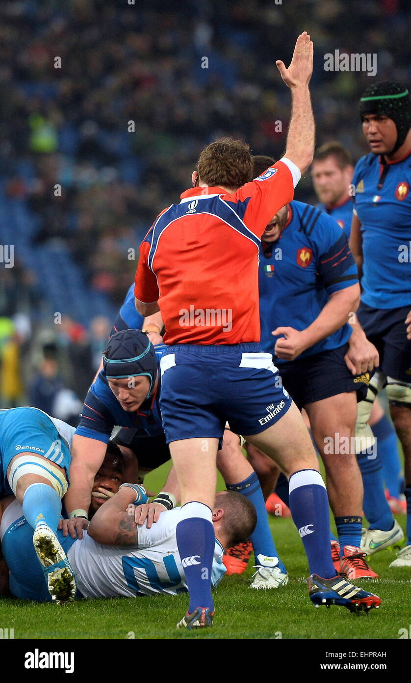 Referee signals rugby hi-res stock photography and images - Alamy