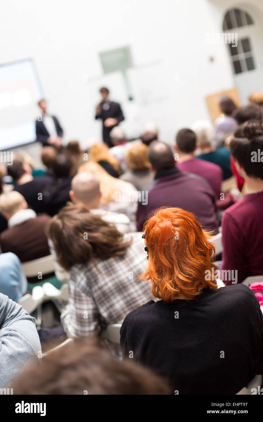 Audience in conference hall hi-res stock photography and images - Alamy
